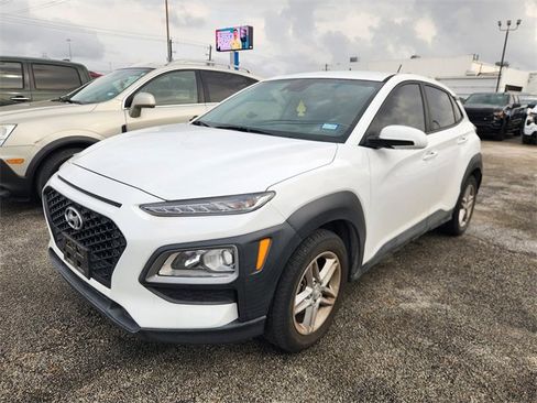 Used 2021 Hyundai Kona SE image 3