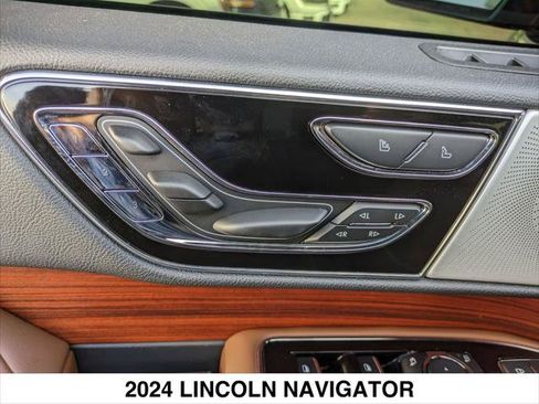 Used 2024 Lincoln Navigator Reserve AWD/4WD image 26