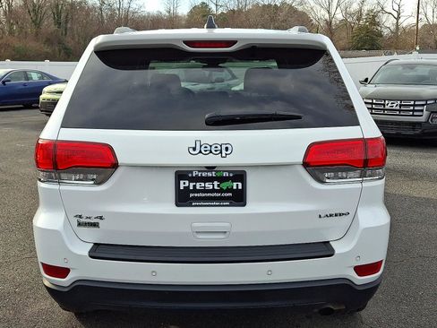 Used 2019 Jeep Grand Cherokee Laredo image 5