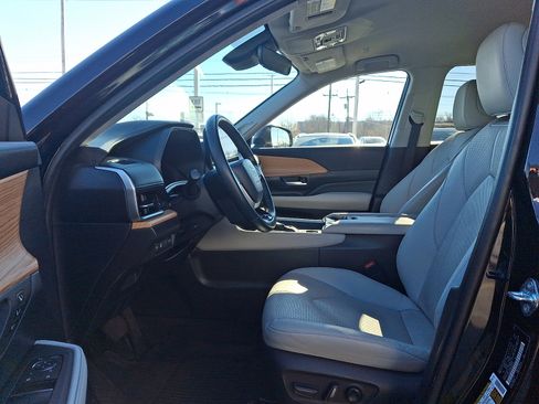 Used 2024 Toyota Grand Highlander Limited image 13