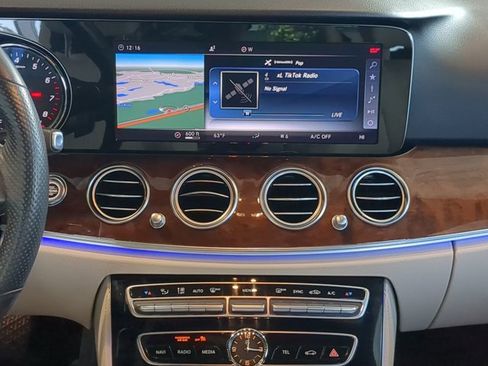 Used 2018 Mercedes-Benz E 300 image 17