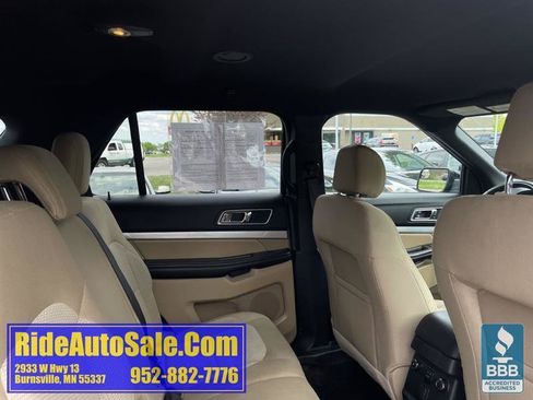 Used 2017 Ford Explorer XLT w/ Equipment Group 201A AWD/4WD image 16