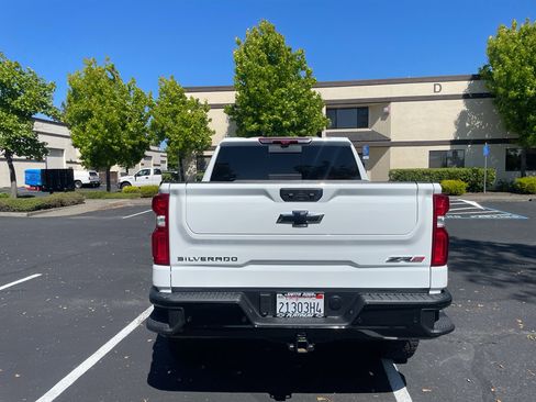 Used 2025 Chevrolet Silverado 1500 ZR2 w/ Technology Package AWD/4WD image 6