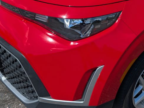 Certified 2025 Kia Soul LX w/ LX Technology Package FWD image 16