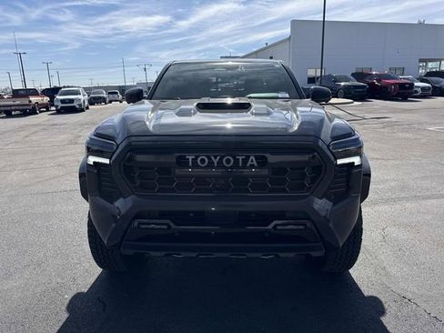 Used 2025 Toyota Tacoma TRD Pro AWD/4WD image 7