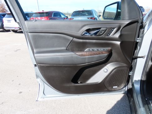 Used 2023 GMC Acadia Denali image 23