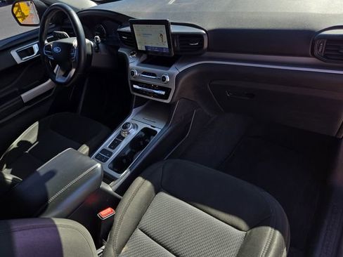 Used 2022 Ford Explorer XLT image 13