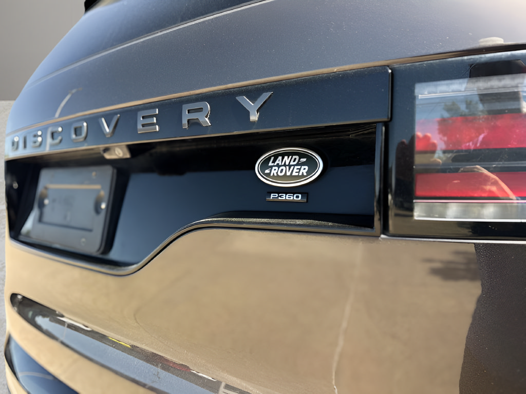 Used 2023 Land Rover Discovery S R-Dynamic AWD/4WD image 29