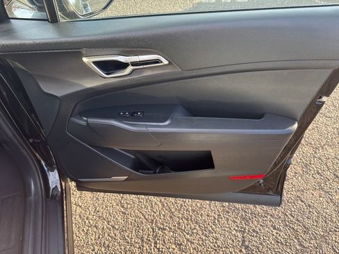 Used 2024 Kia Sportage LX image 30