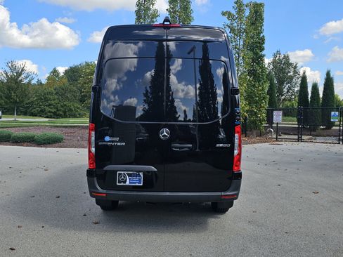 New 2024 Mercedes-Benz Sprinter 144 Cargo w/ Acoustic Package image 6