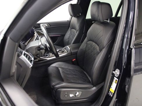 Used 2023 BMW X7 xDrive40i w/ Executive Package image 19