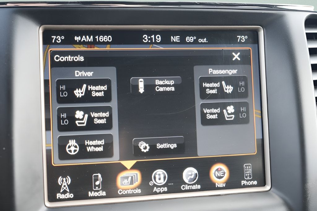 Used 2017 Jeep Grand Cherokee Limited w/ Luxury Group II AWD/4WD image 39