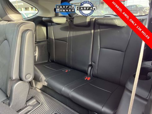 Used 2024 Toyota Highlander Platinum image 19