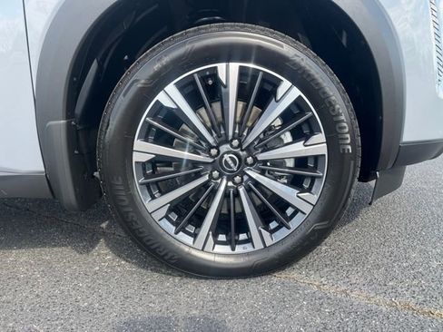 New 2026 Nissan Pathfinder Platinum AWD/4WD image 9