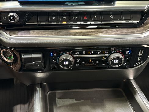 Used 2024 Chevrolet Silverado 2500 LTZ w/ LTZ Premium Package AWD/4WD image 36