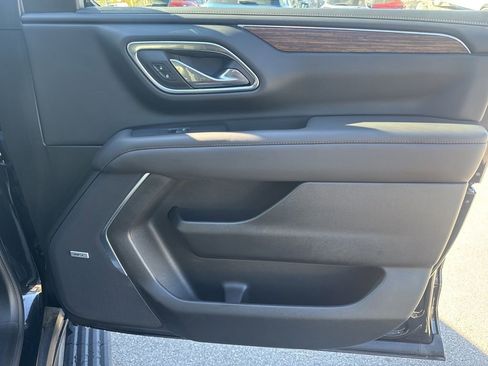 Used 2024 Chevrolet Suburban High Country w/ Premium Package image 43