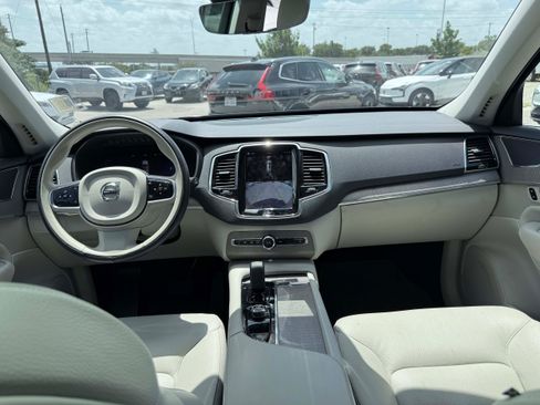 Certified 2023 Volvo XC90 B6 Plus w/ Protection Package Premier AWD/4WD image 17