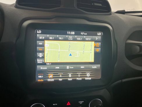 Used 2023 Jeep Renegade Latitude AWD/4WD image 64