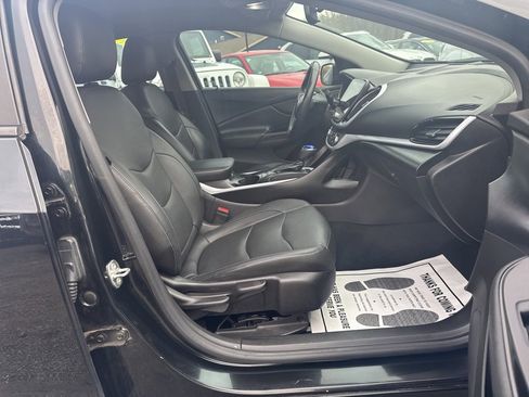 Used 2017 Chevrolet Volt LT w/ Comfort Package image 29
