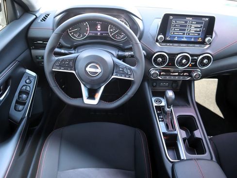 Used 2025 Nissan Sentra SR image 10