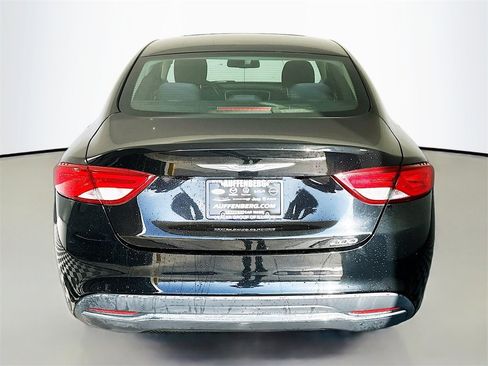 Used 2015 Chrysler 200 Limited image 6