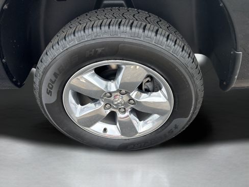 Used 2015 RAM 1500 Big Horn AWD/4WD image 9