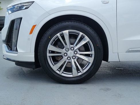 Certified 2024 Cadillac XT6 Premium Luxury w/ Platinum Package AWD/4WD image 9