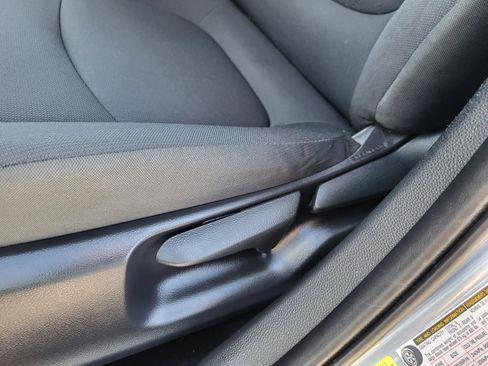 Used 2022 Toyota Corolla LE image 15