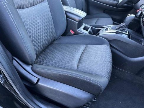 Used 2017 Nissan Rogue S image 10