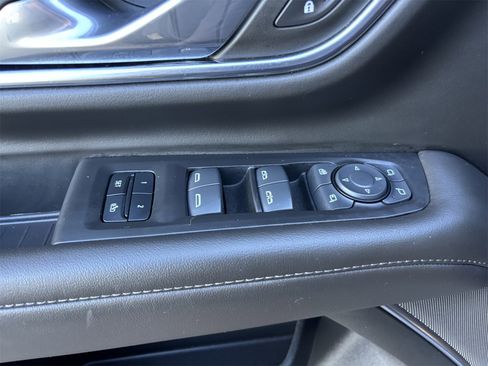 Used 2024 Chevrolet Tahoe Z71 w/ Luxury Package image 18