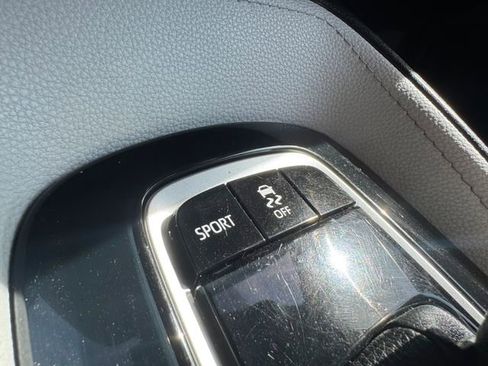 Used 2020 Toyota Corolla SE image 13