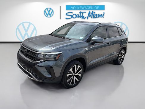 Used 2023 Volkswagen Taos SE FWD image 3