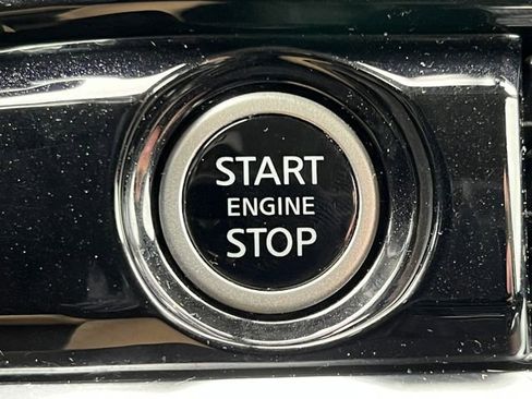 Used 2024 Nissan Pathfinder SV AWD/4WD image 28