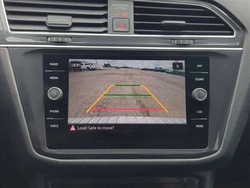 Used 2023 Volkswagen Tiguan SE FWD image 14