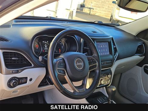 Used 2020 Jeep Cherokee Latitude Plus w/ Cold Weather Group image 13