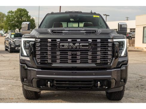 New 2026 GMC Sierra 2500 Denali Ultimate AWD/4WD image 3