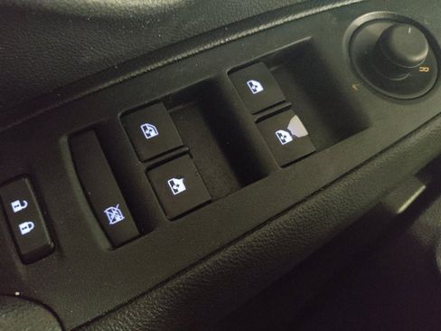 Used 2019 Chevrolet Trax LS w/ Tint and Cruise Package FWD image 27