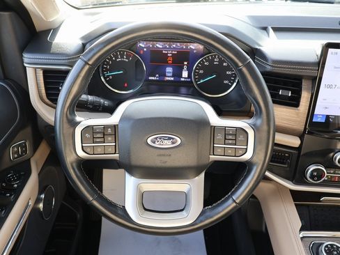 Used 2024 Ford Expedition Limited image 15