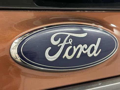 Used 2017 Ford Explorer XLT w/ Equipment Group 202A AWD/4WD image 29