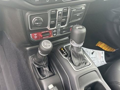 New 2025 Jeep Wrangler Unlimited Rubicon w/ XTREMEE 35" Tire Package image 27