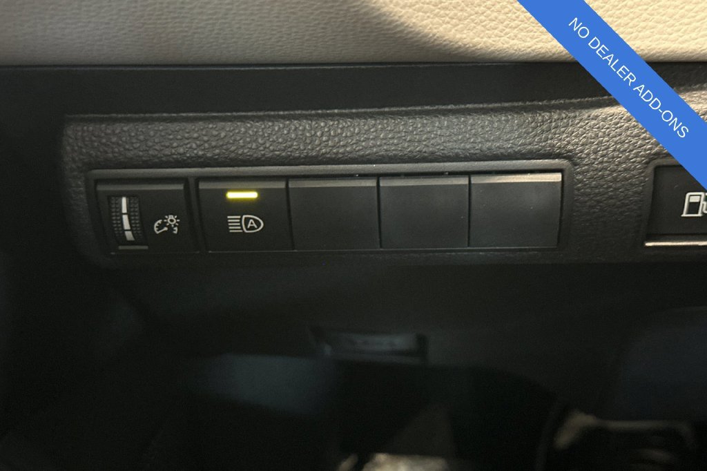 Used 2026 Toyota Corolla LE w/ Carpet Mat Package (TMS) FWD image 28