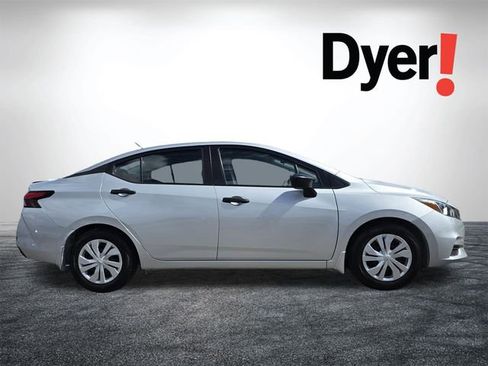 Used 2021 Nissan Versa S image 3