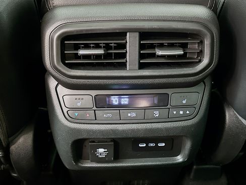 Used 2025 Honda Pilot Elite image 26