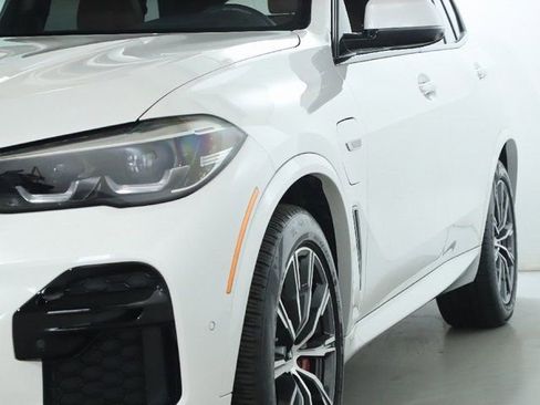 Certified 2022 BMW X5 xDrive45e w/ M Sport Package image 4