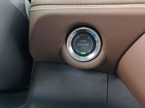 Used 2025 Chevrolet Suburban High Country image 15