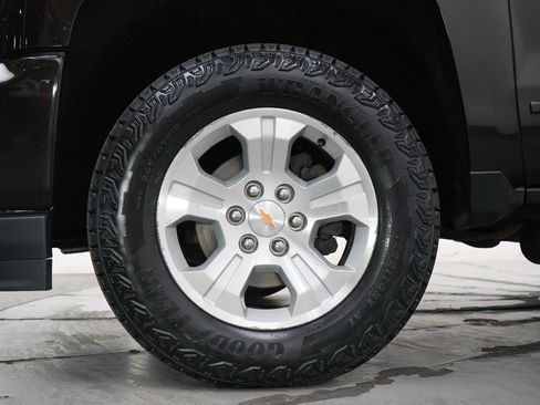 Used 2018 Chevrolet Silverado 1500 LT w/ All Star Edition image 29