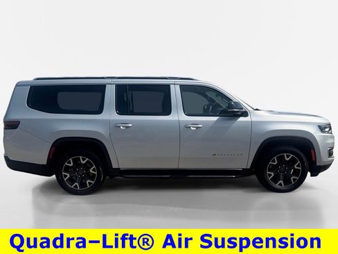 Used 2023 Jeep Wagoneer L Series III w/ Preferred Equipment Group image 7