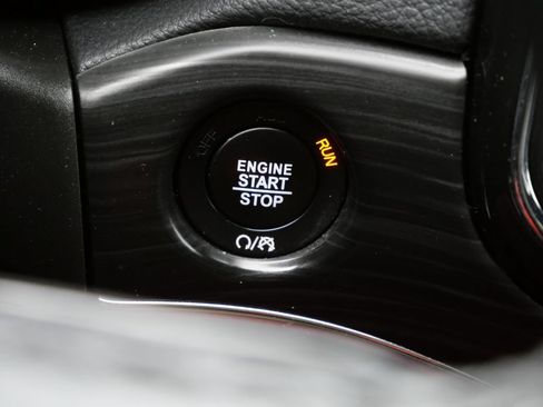 Used 2022 Jeep Grand Cherokee Limited RWD image 29