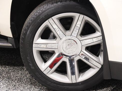 Used 2015 Cadillac Escalade Luxury AWD/4WD image 4