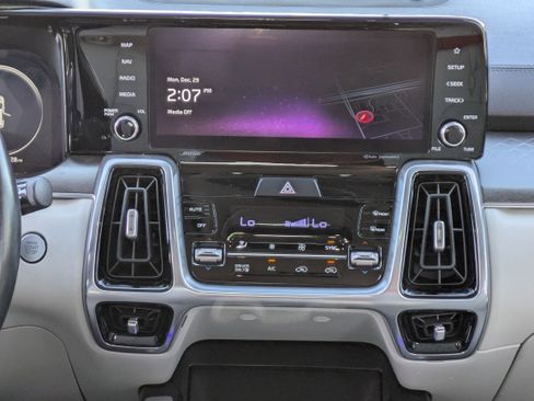 Certified 2023 Kia Sorento SX Prestige image 20